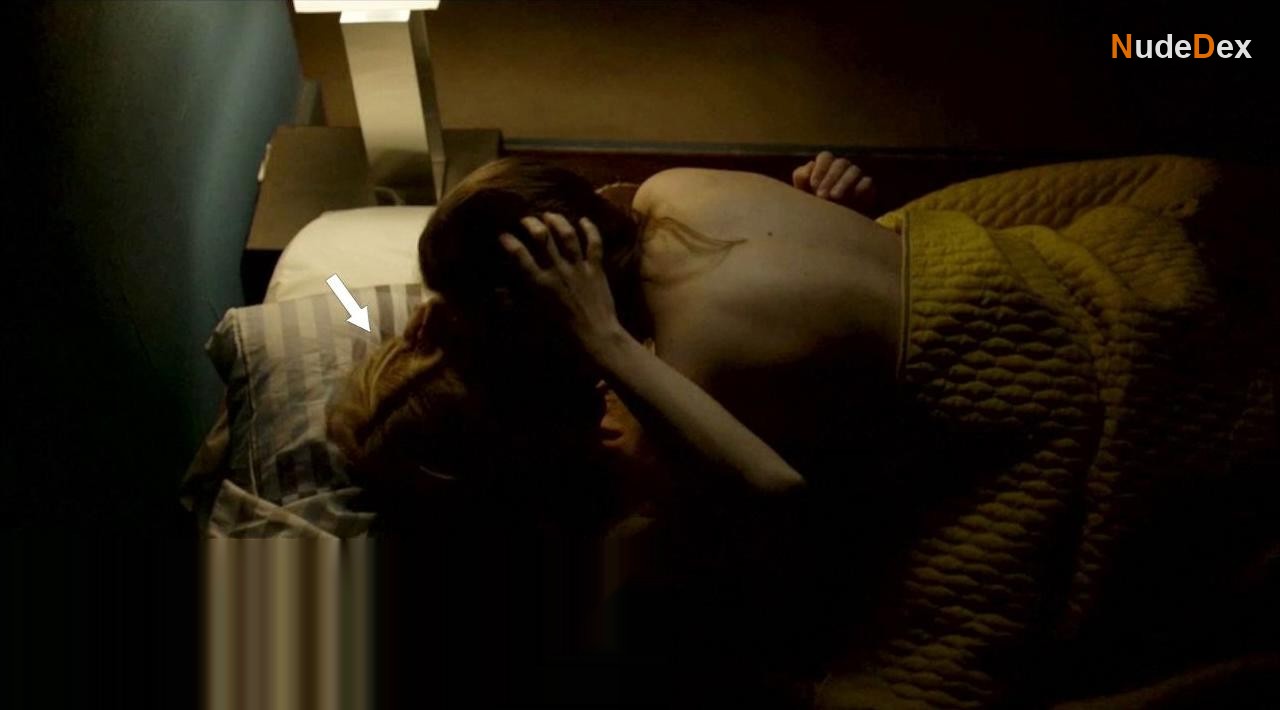 Clemence Poesy in The Tunnel, photo 2