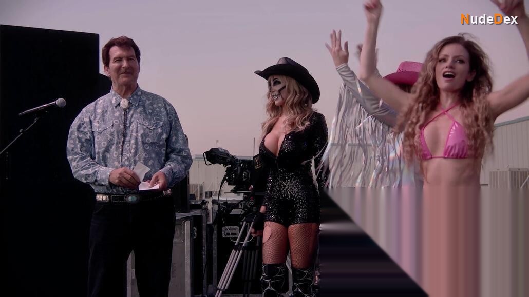 Cody Renee Cameron in Barbie Kendra Crash Joe Bob S Drive In Jamboree, photo 5