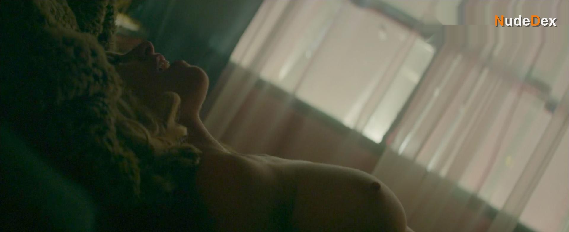 Cody Renee Cameron in Officer Downe, photo 5
