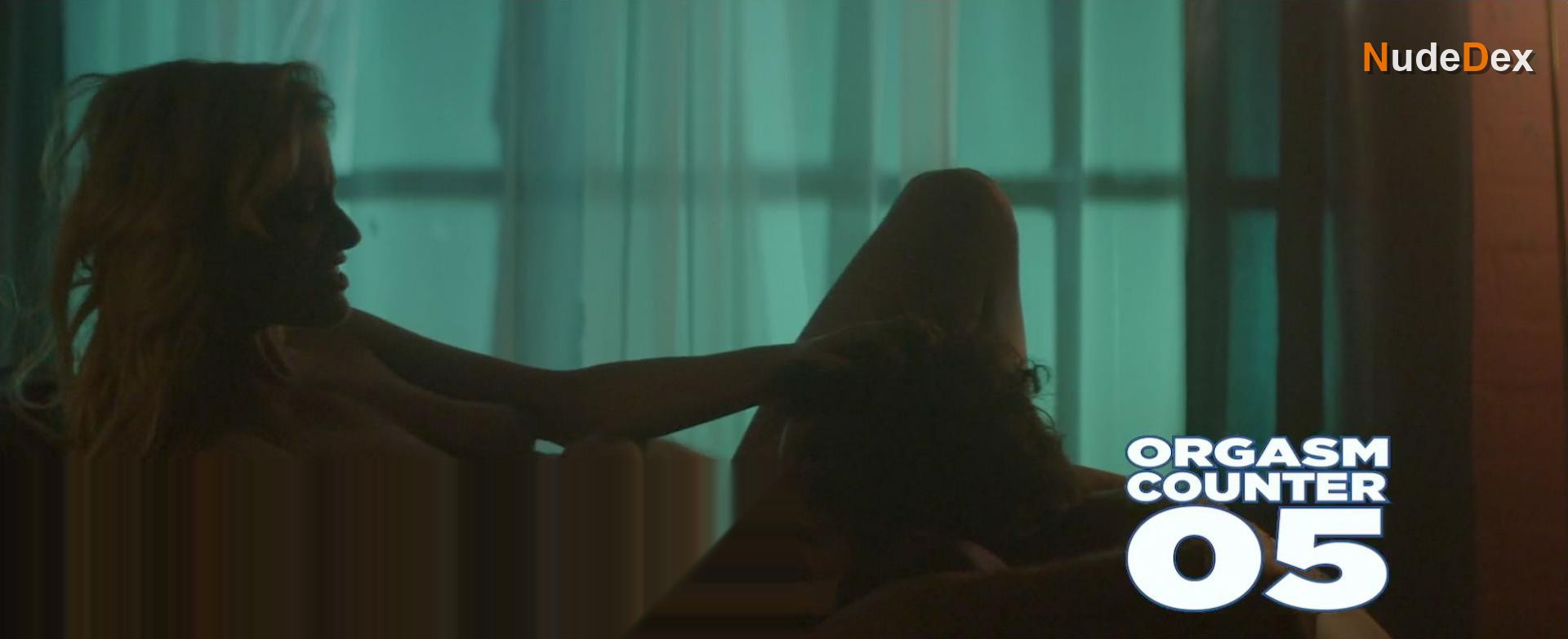 Cody Renee Cameron in Officer Downe, photo 6