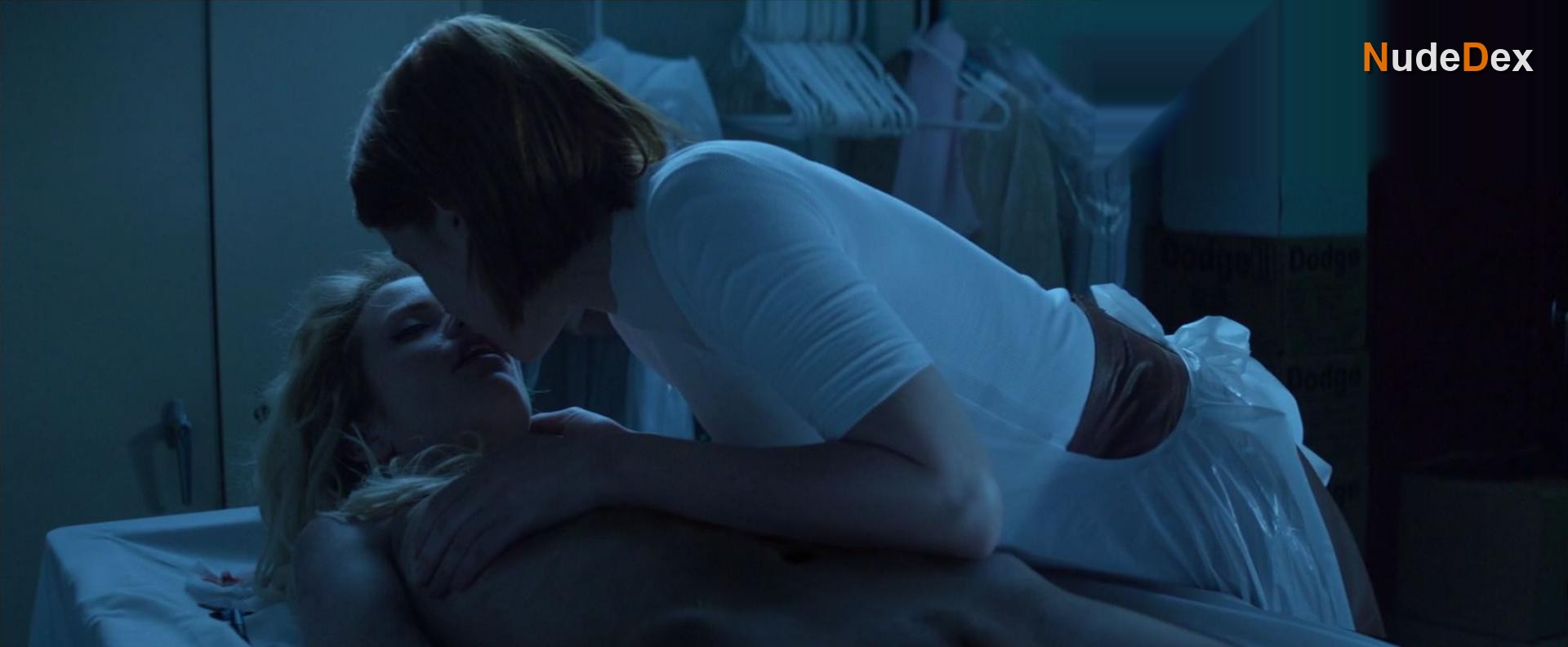 Cody Renee Cameron in The Neon Demon, photo 3