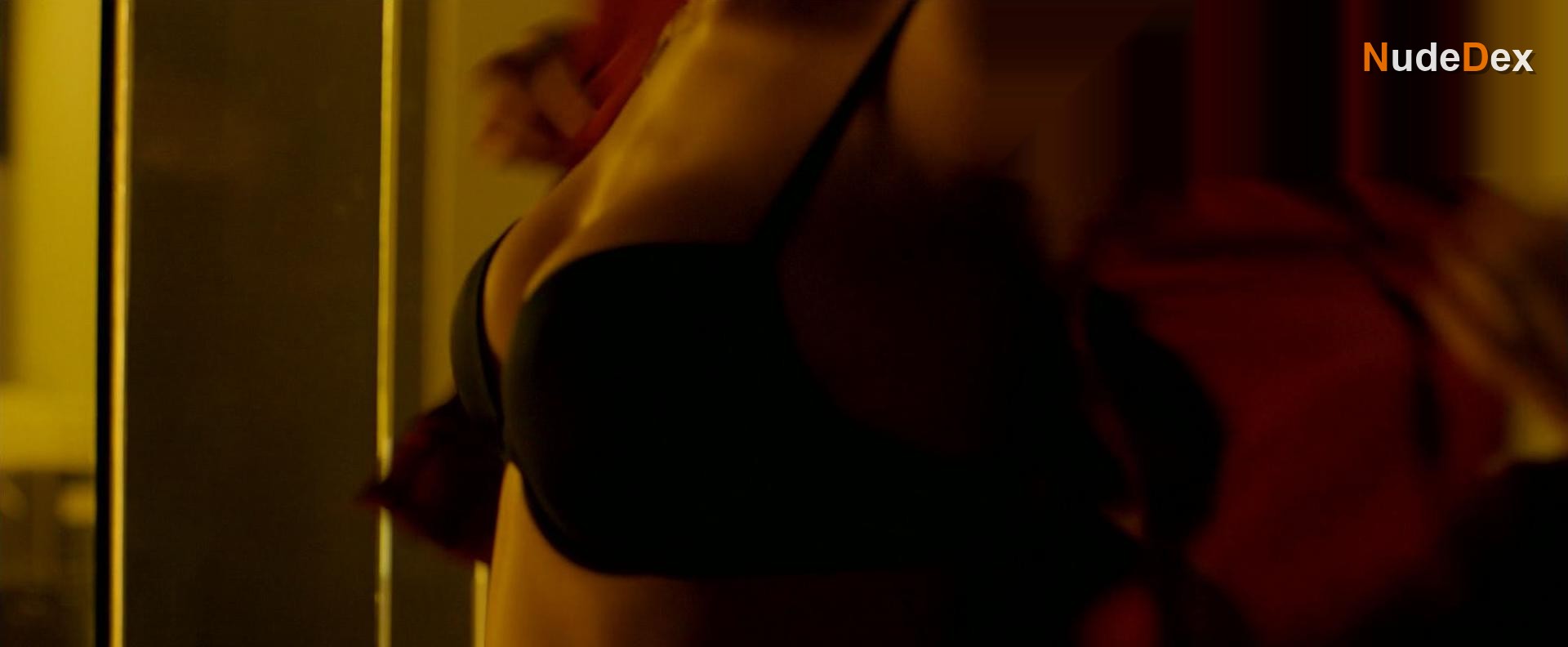 Coleen Garcia in Sin Island, photo 1