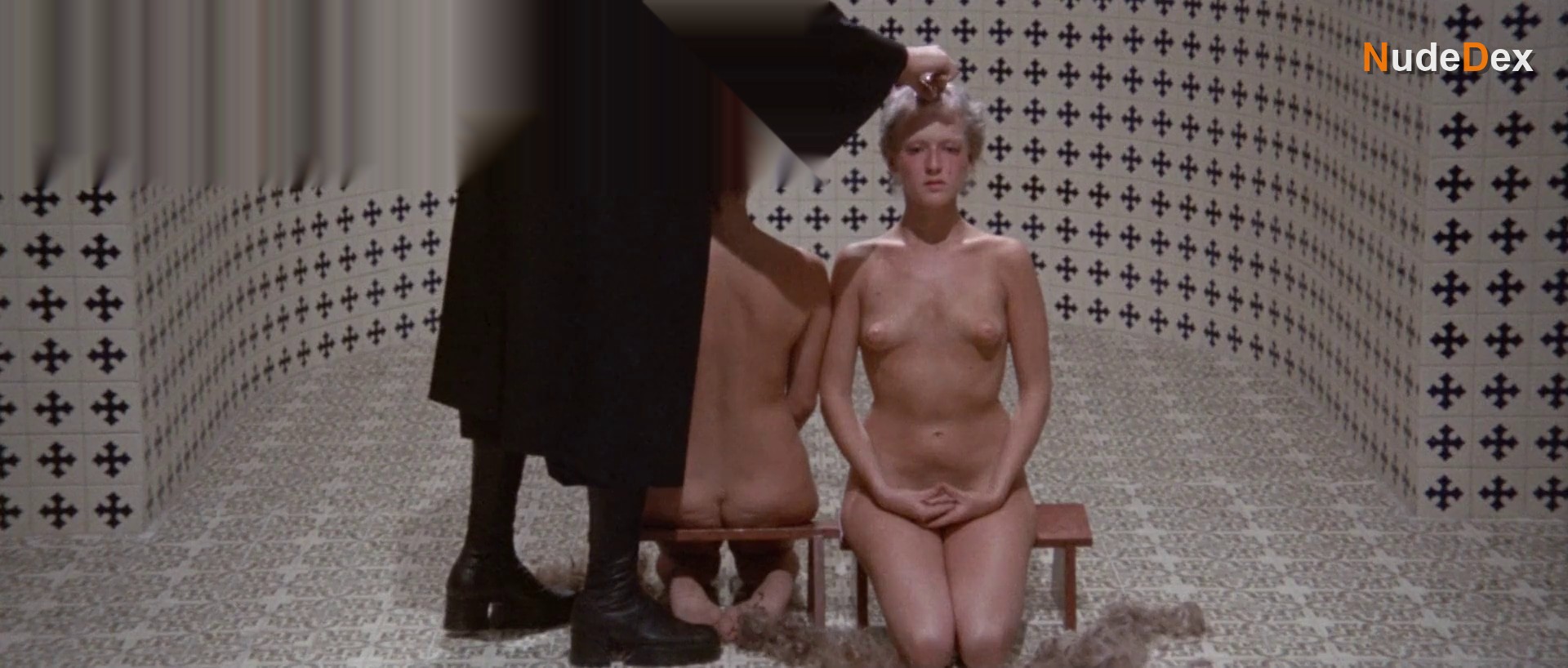 Connie De La Mora in The Holy Mountain, photo 3