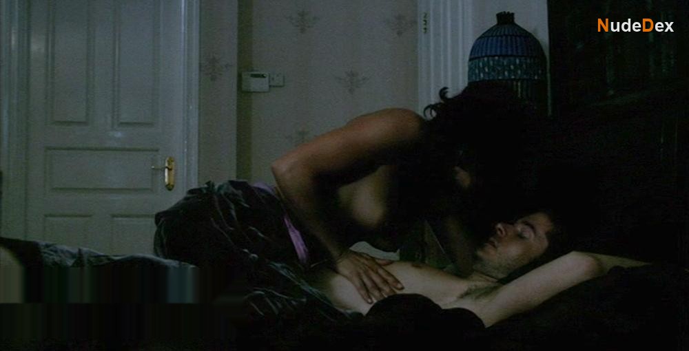 Cordelia Bugeja in The Crew, photo 2