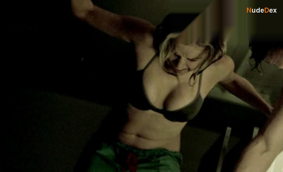 Corri English in Unrest, photo 6