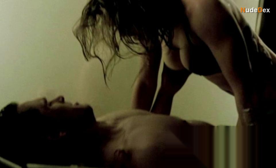 Corri English in Unrest, photo 7