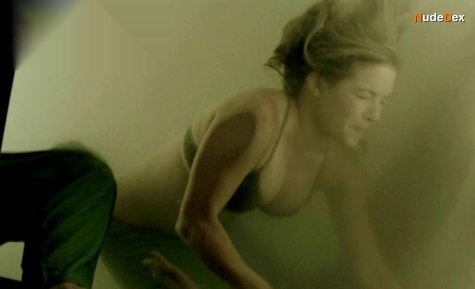 Corri English in Unrest, photo 8