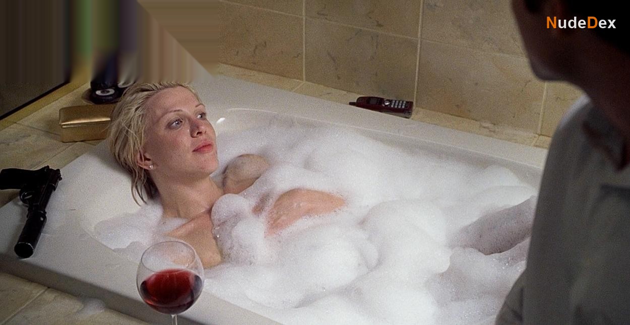 Courtney Love in Trapped, photo 2