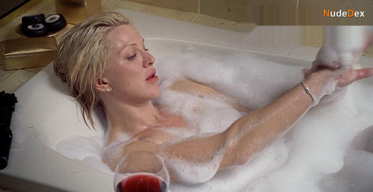 Courtney Love in Trapped, photo 3