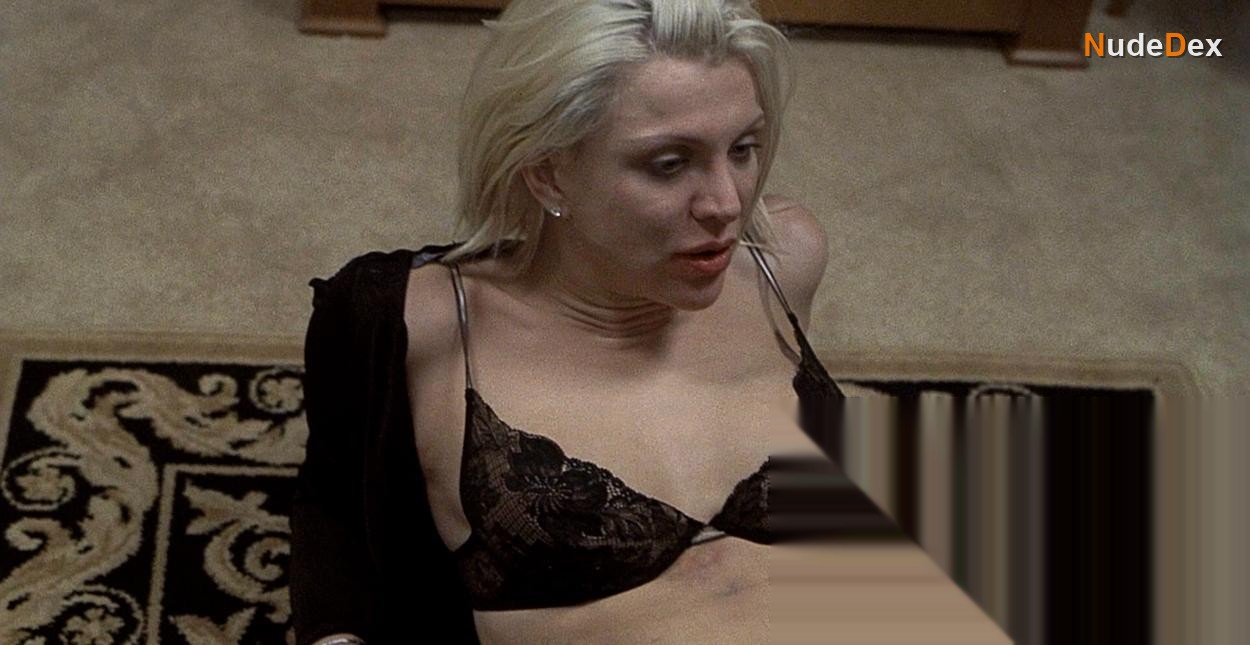 Courtney Love in Trapped, photo 5