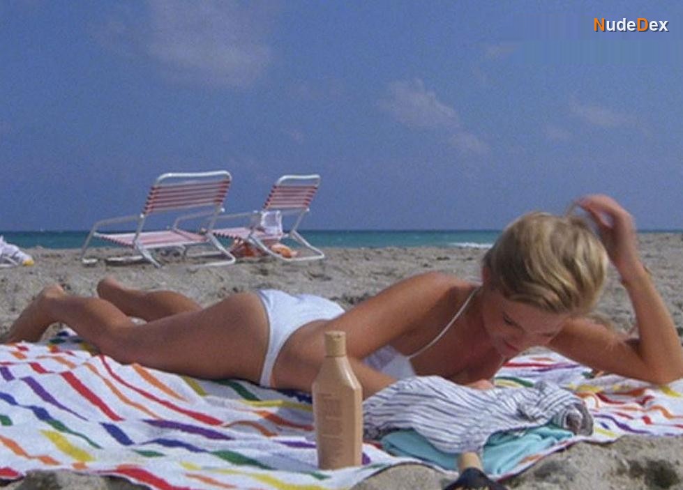 Courtney Thorne-smith in Revenge Of The Nerds Ii, photo 4