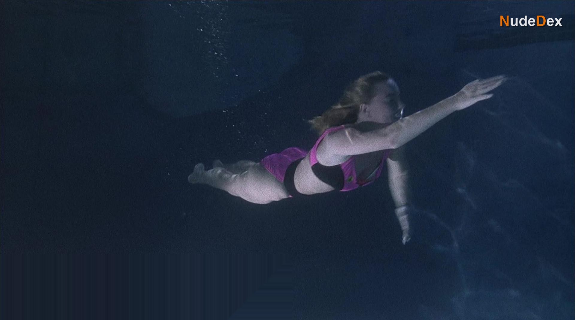 Courtney Thorne-smith in Side Out, photo 2