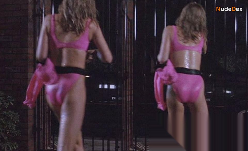 Courtney Thorne-smith in Side Out, photo 4