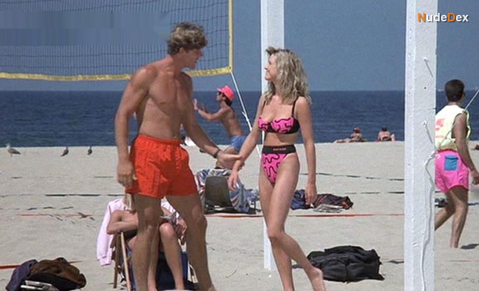 Courtney Thorne-smith in Side Out, photo 6