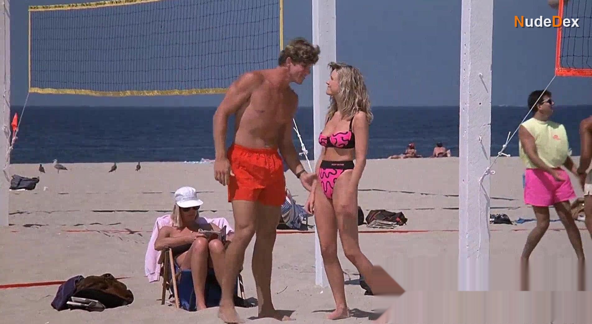 Courtney Thorne-smith in Side Out, photo 20