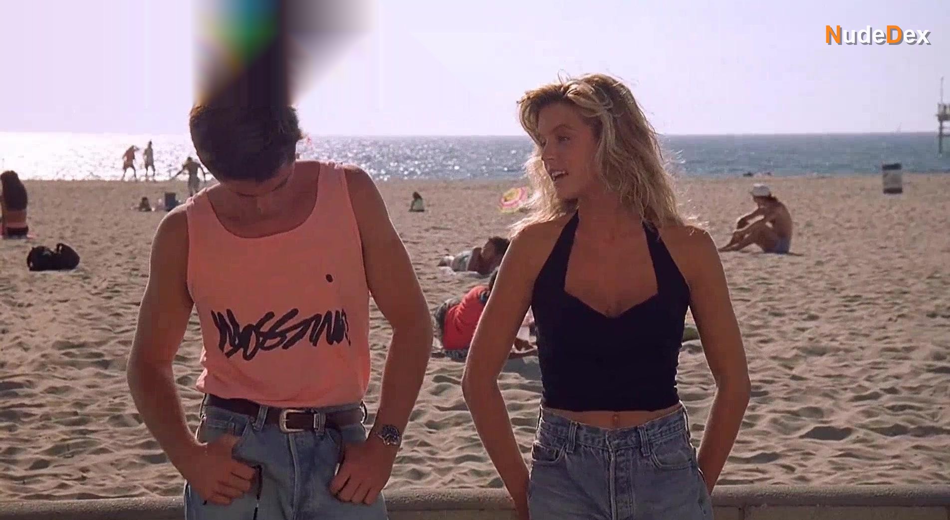 Courtney Thorne-smith in Side Out, photo 21