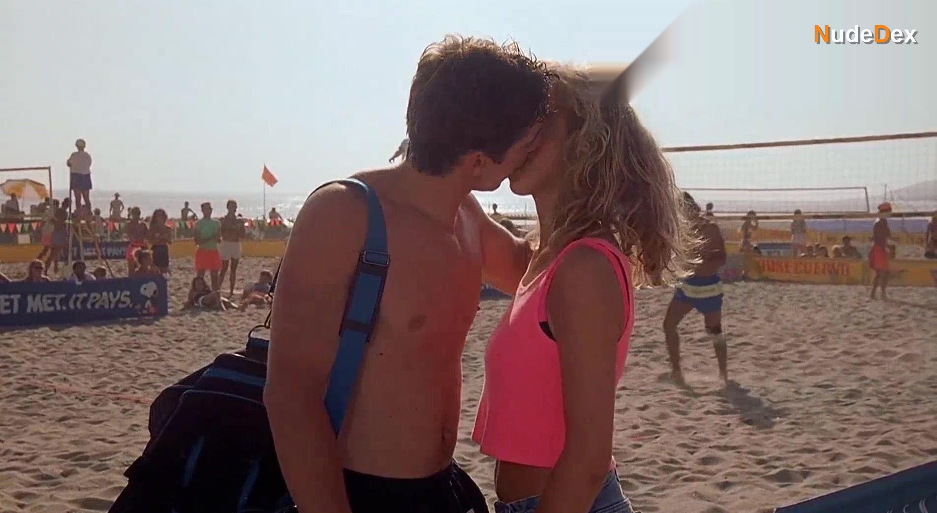 Courtney Thorne-smith in Side Out, photo 24