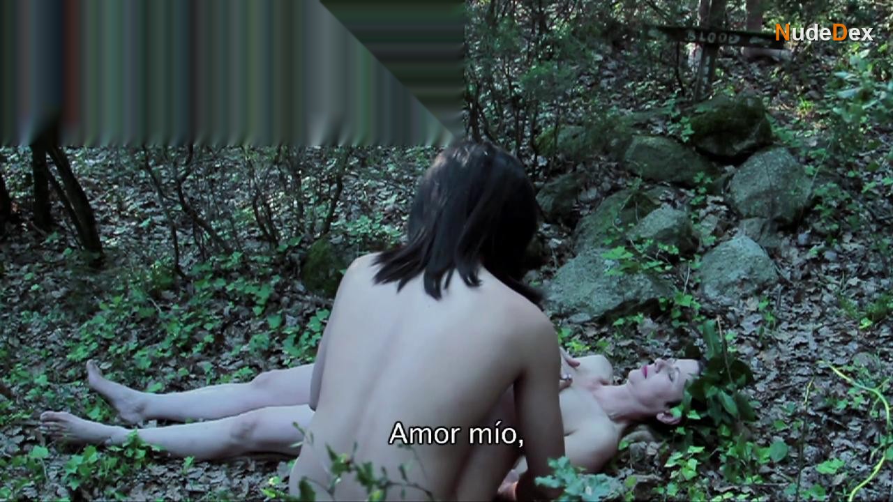 Cristina Nunez in La Vie En Rose, photo 16
