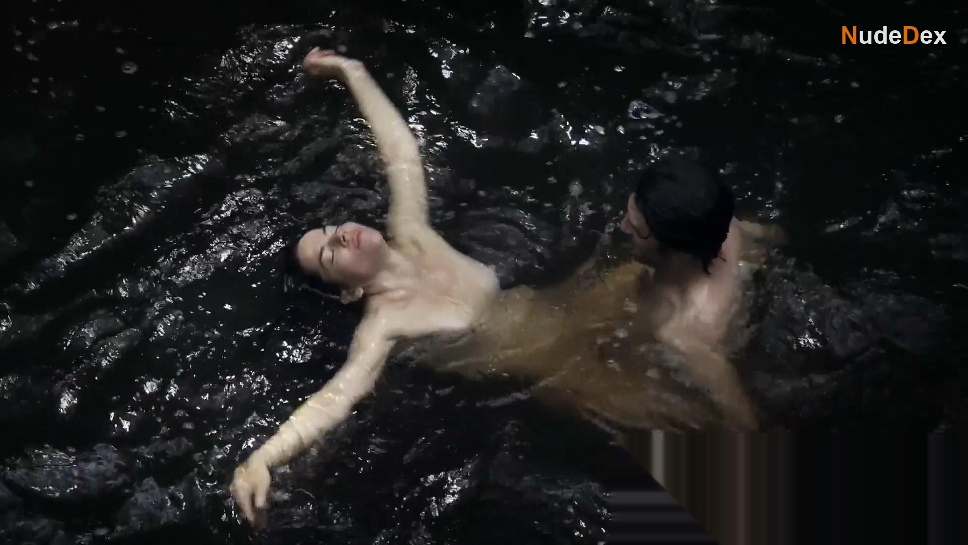 Cylia Malki in Carpe Diem, photo 5
