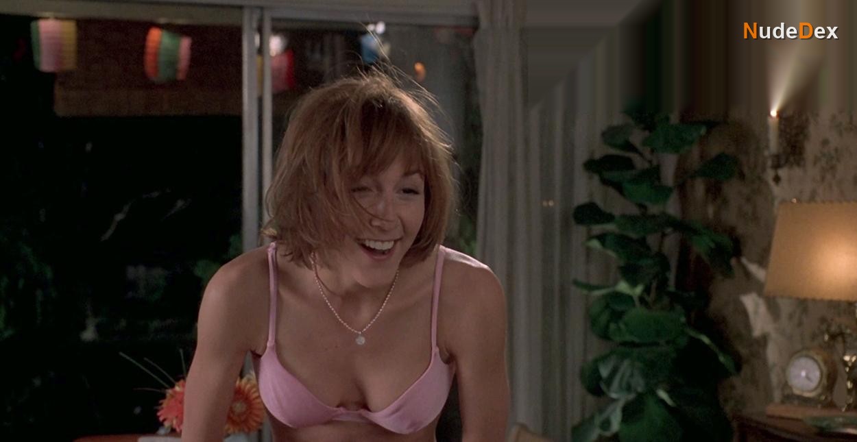 Cynthia Stevenson in Live Nude Girls, photo 2
