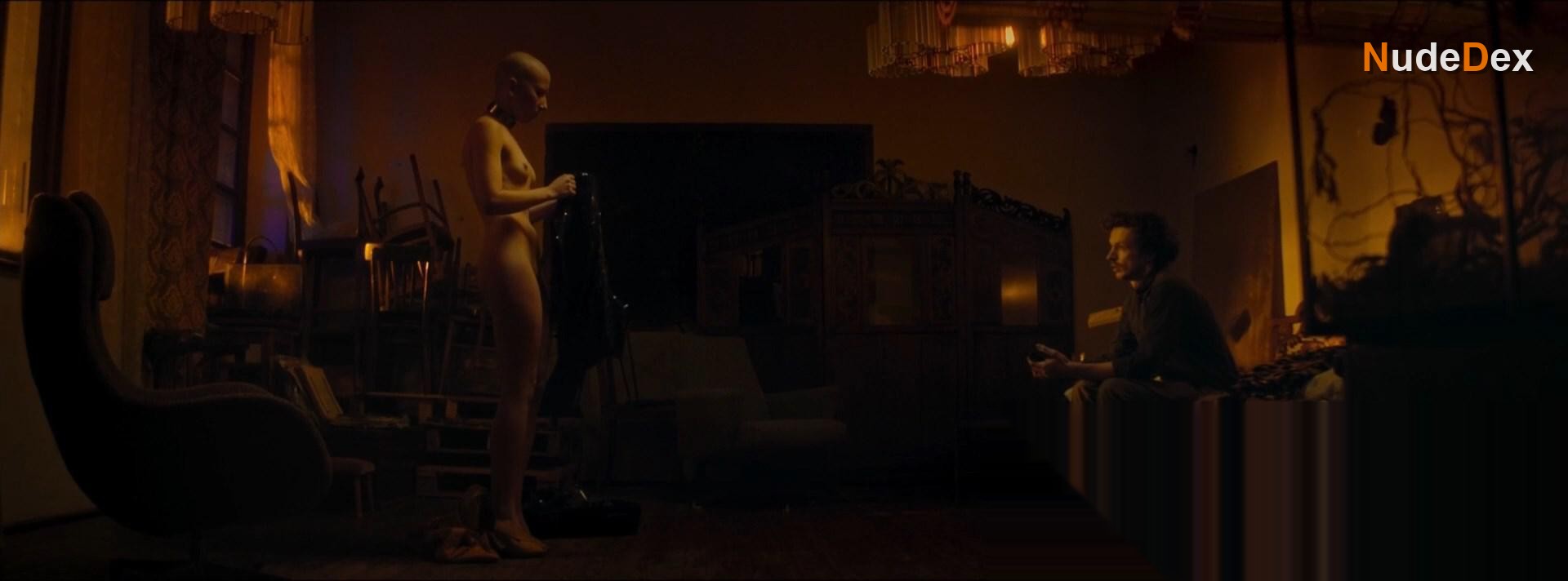 Dagmara Brodziak in The Day I Found A Girl In A Trash, photo 18