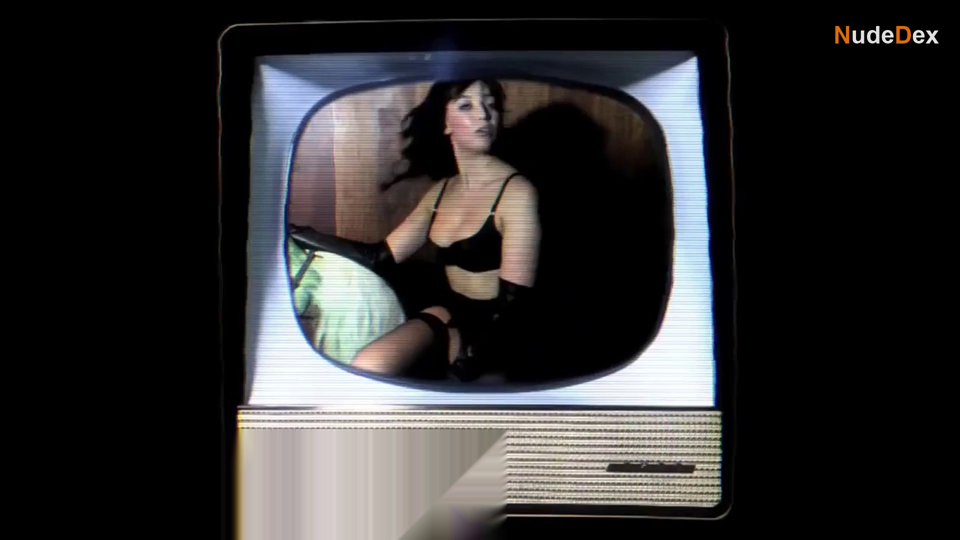 Daisy Lowe in Love Advent, photo 9