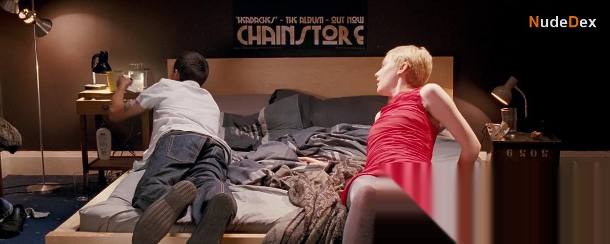 Dakota Fanning in Now Is Good, photo 1