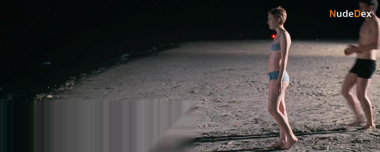 Dakota Fanning in Now Is Good, photo 6