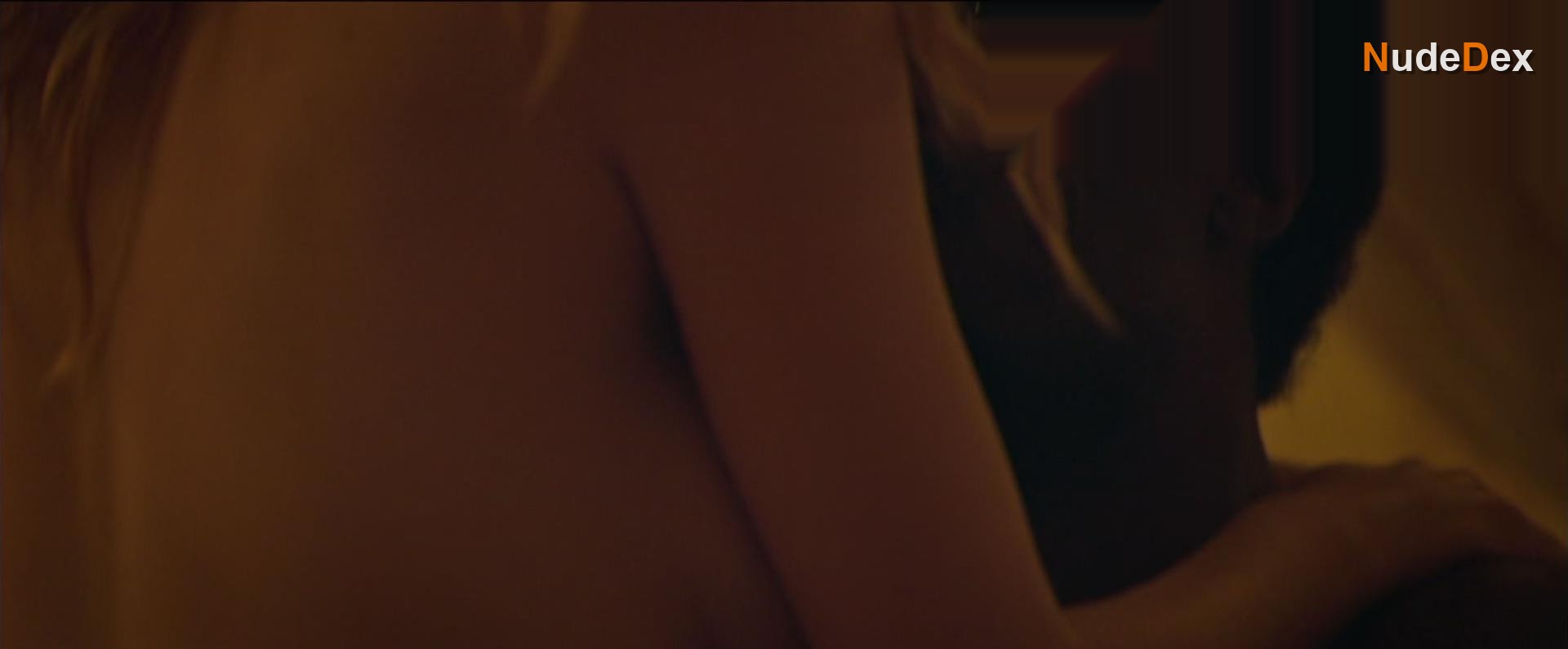 Dakota Fanning in Sweetness In The Belly, photo 1