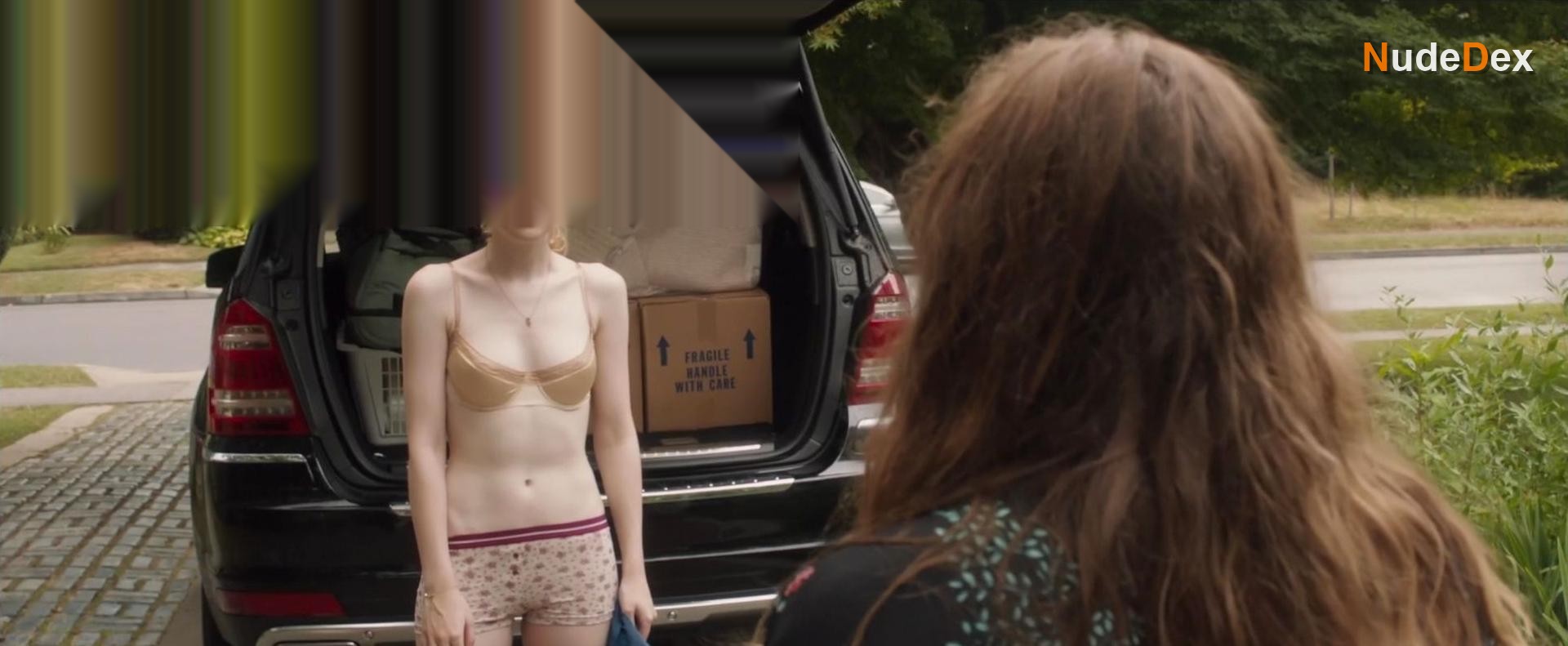 Dakota Fanning in Very Good Girls, photo 6