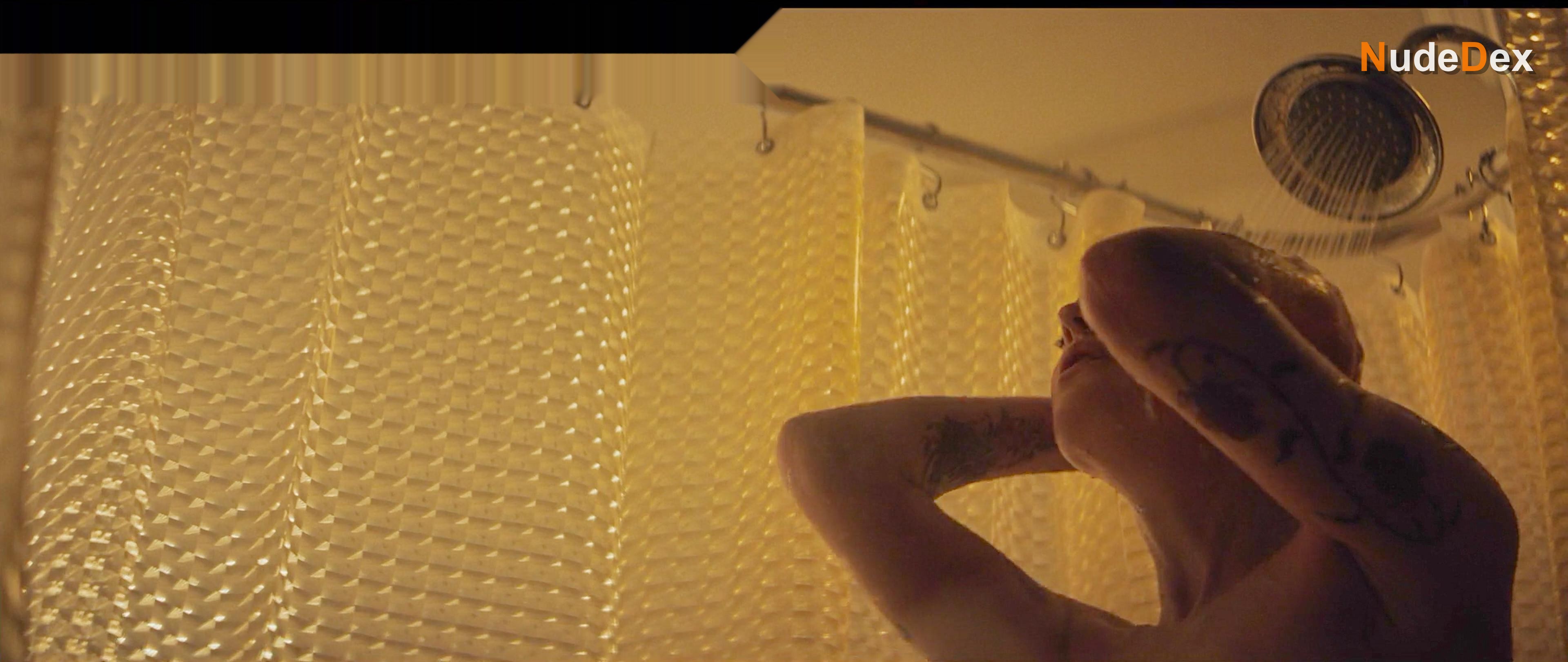 Dakota Fanning in Vicious, photo 2
