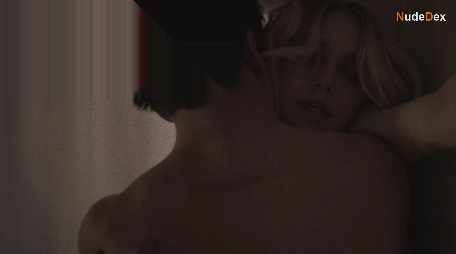 Dakota Fanning in Viena And The Fantomes, photo 5