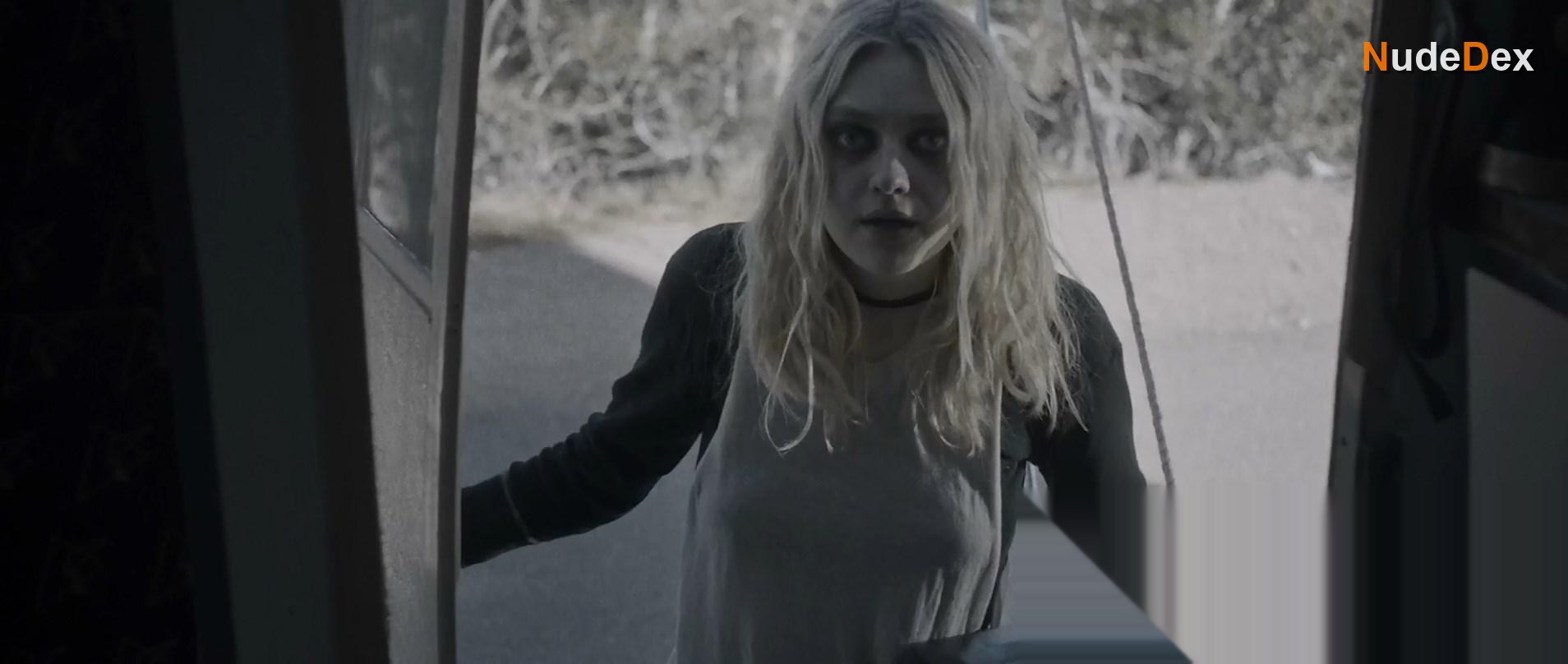 Dakota Fanning in Viena And The Fantomes, photo 27