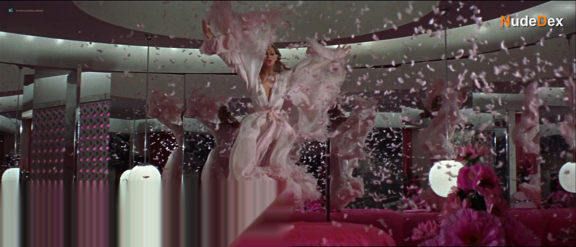 Daliah Lavi in Casino Royale, photo 3