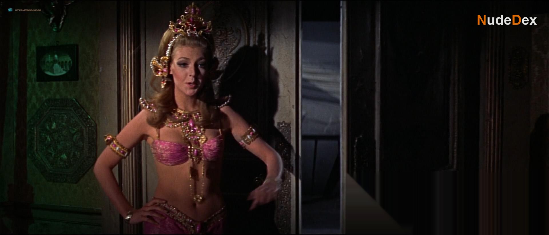 Daliah Lavi in Casino Royale, photo 5