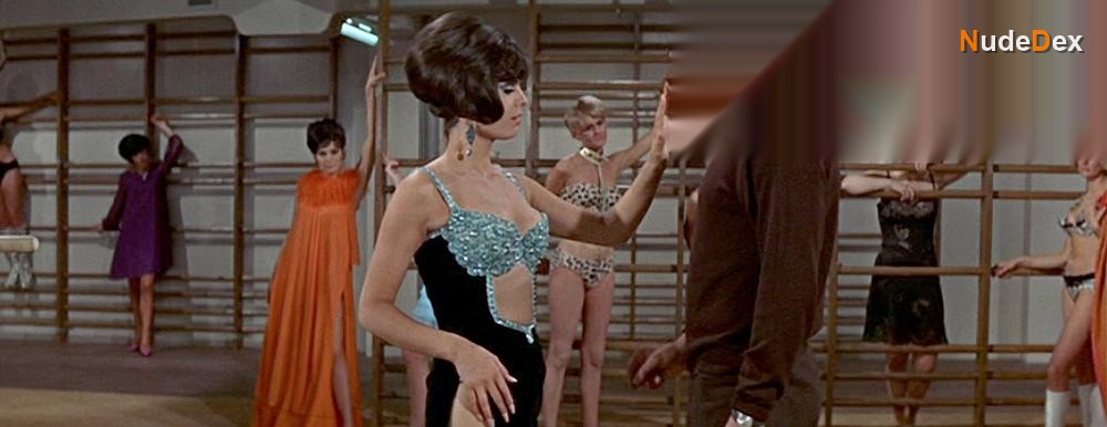 Daliah Lavi in Casino Royale, photo 16