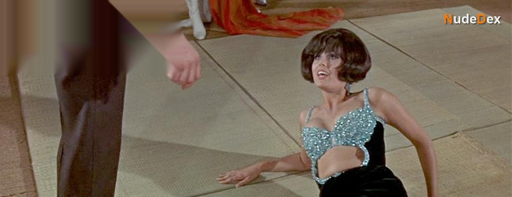 Daliah Lavi in Casino Royale, photo 17
