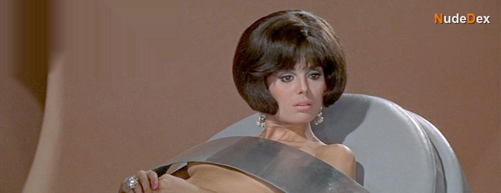 Daliah Lavi in Casino Royale, photo 19