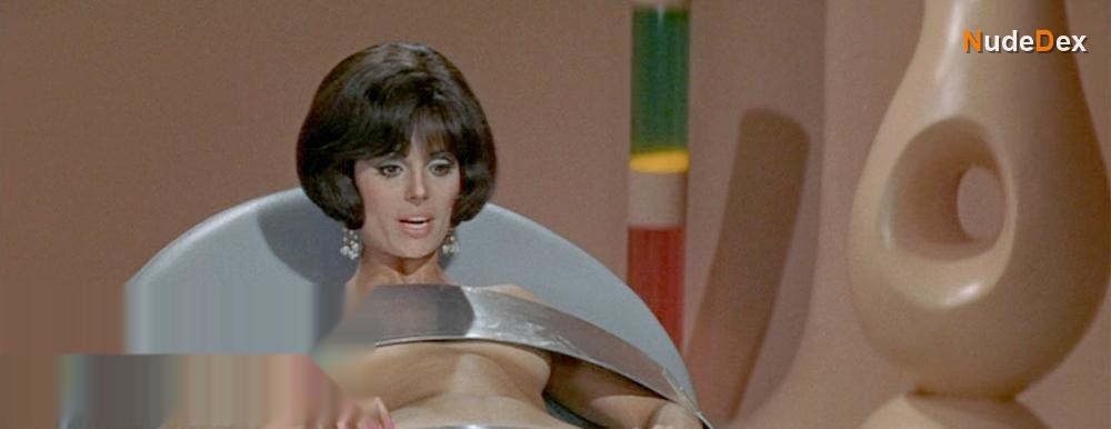 Daliah Lavi in Casino Royale, photo 20
