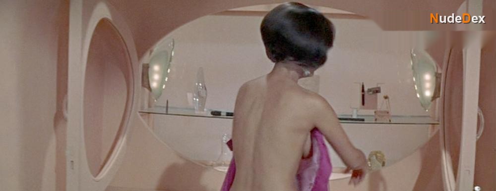 Daliah Lavi in Casino Royale, photo 21