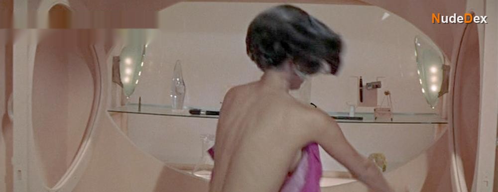 Daliah Lavi in Casino Royale, photo 22
