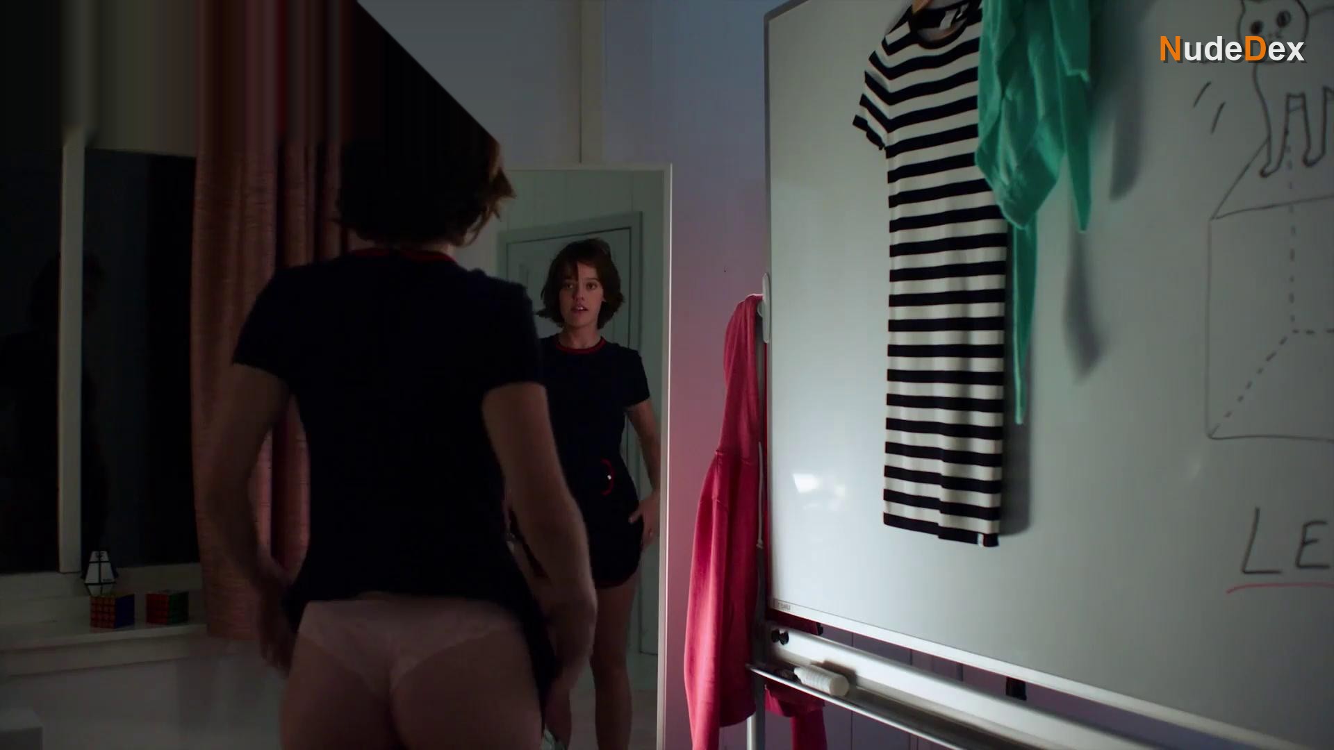 Damaris De Jong in Follow De Soa, photo 16