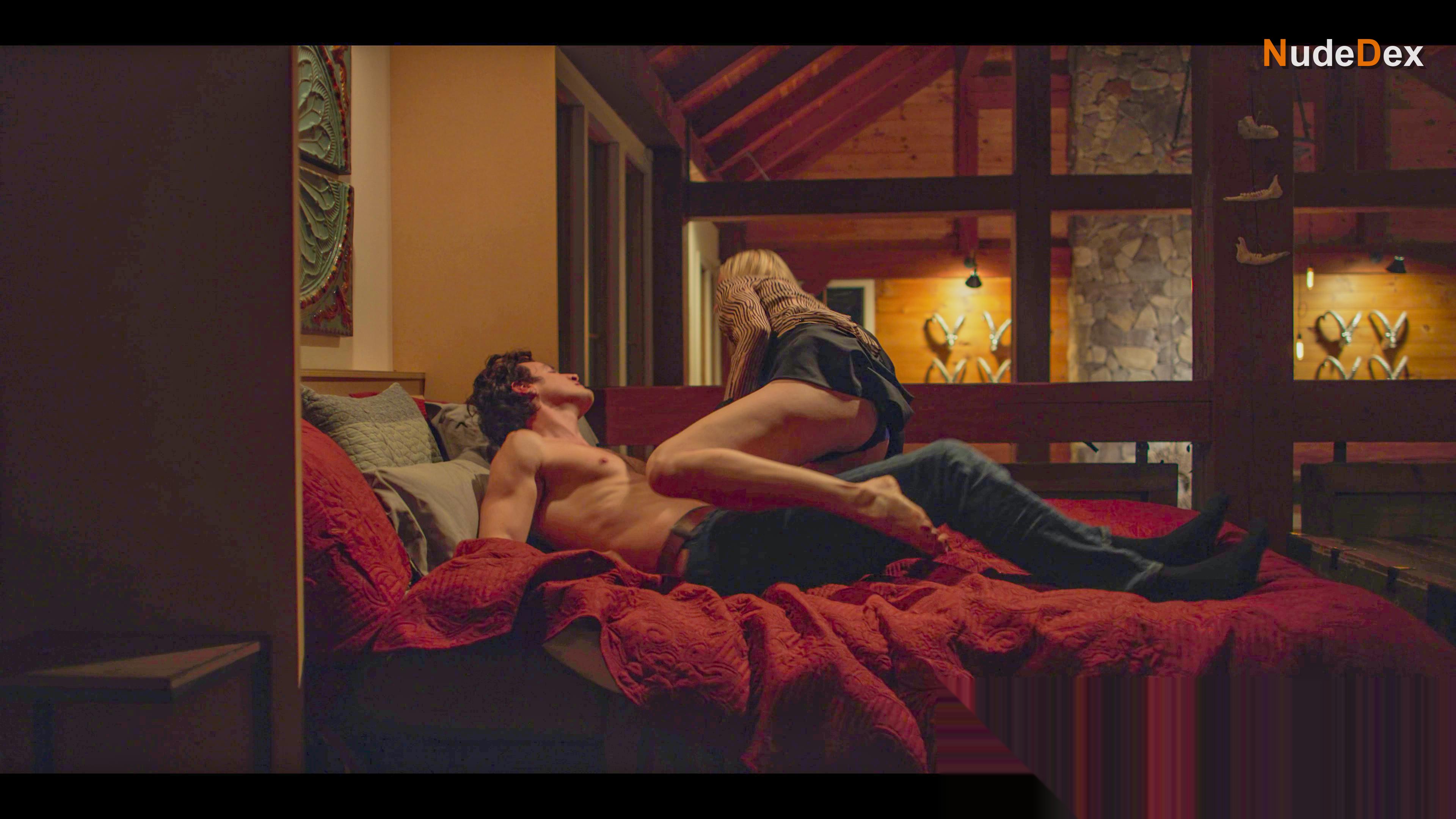 Dani Barker in Follow Her, photo 17