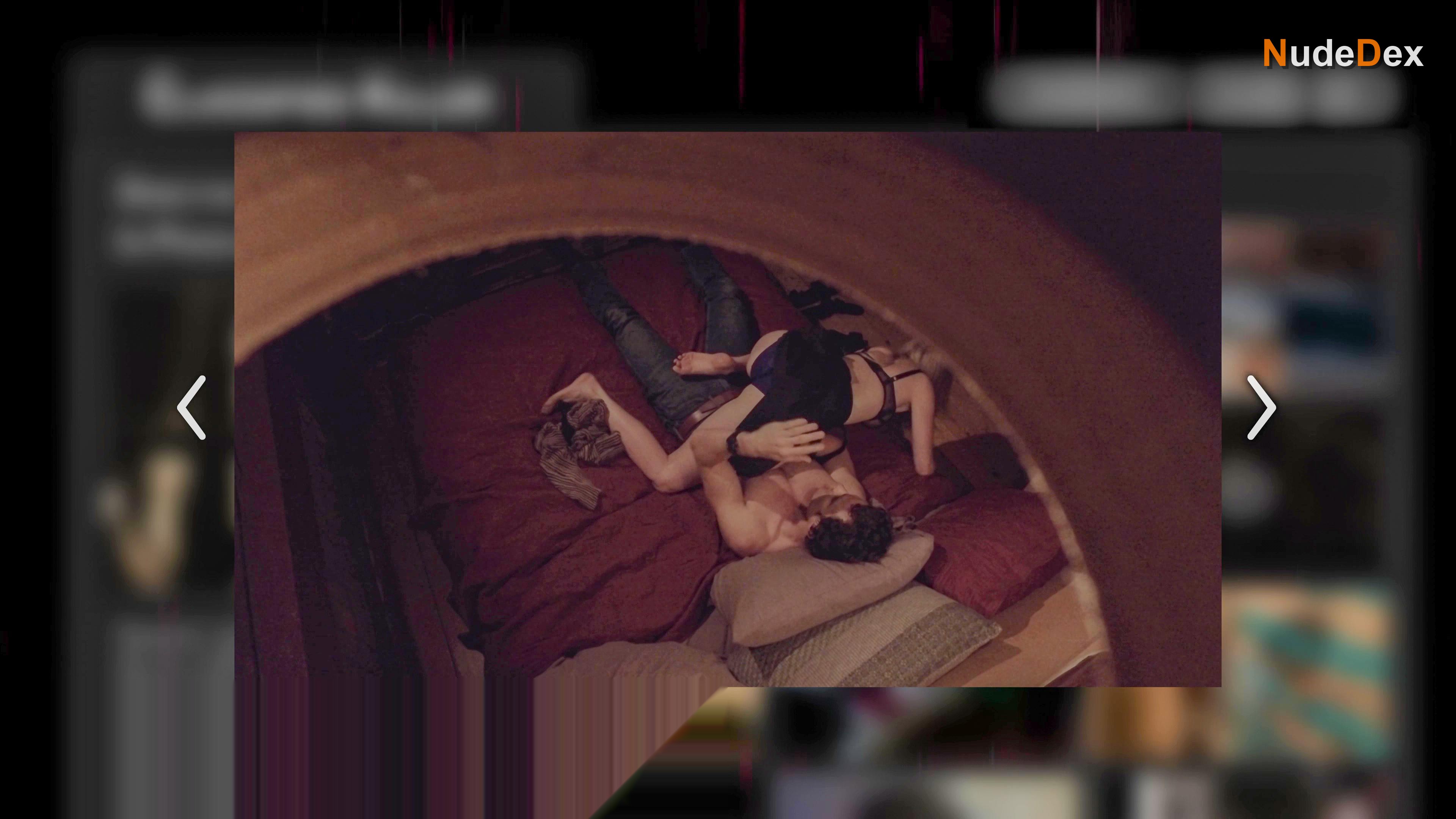 Dani Barker in Follow Her, photo 34