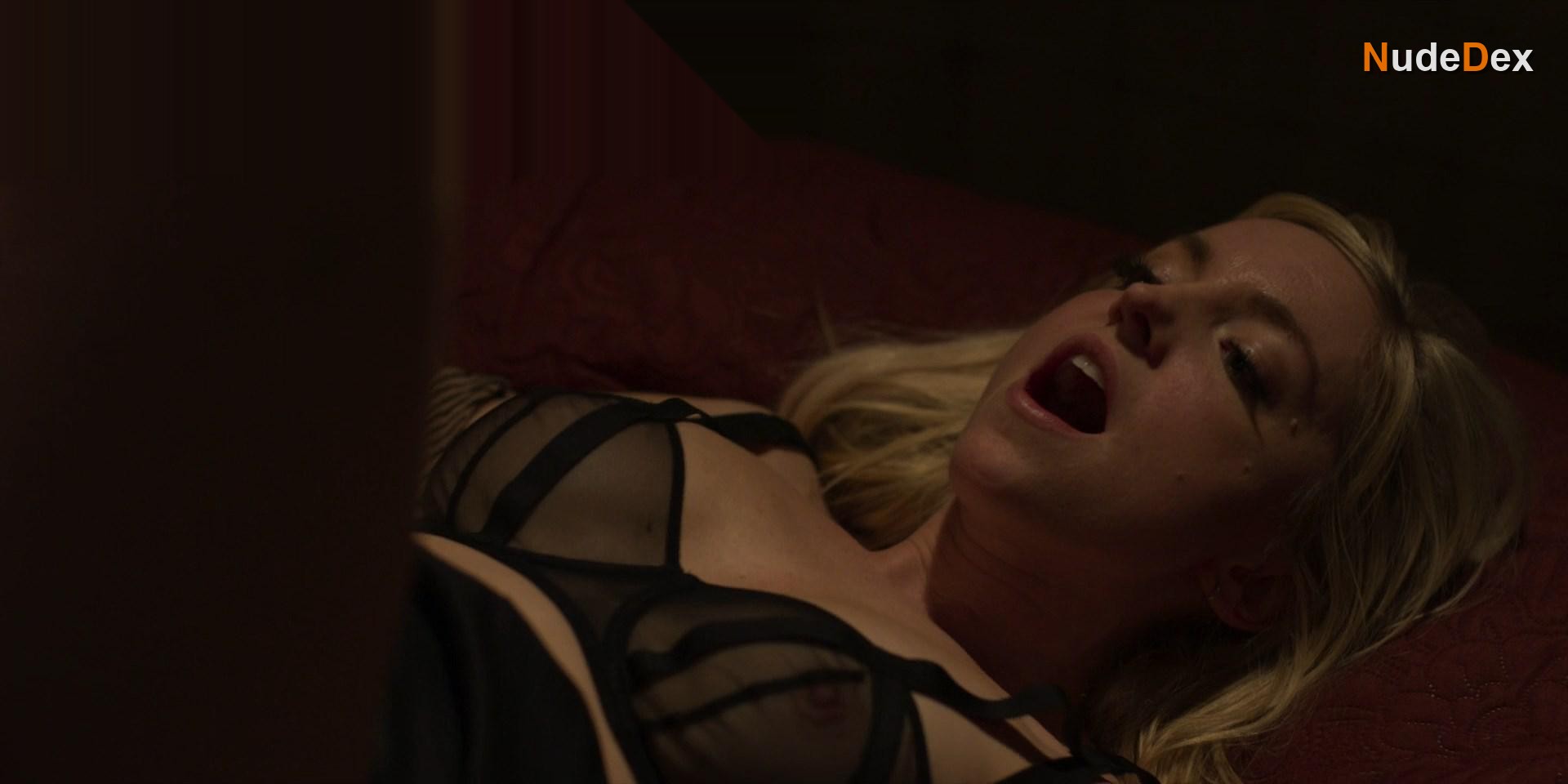 Dani Barker in Follow Her, photo 40