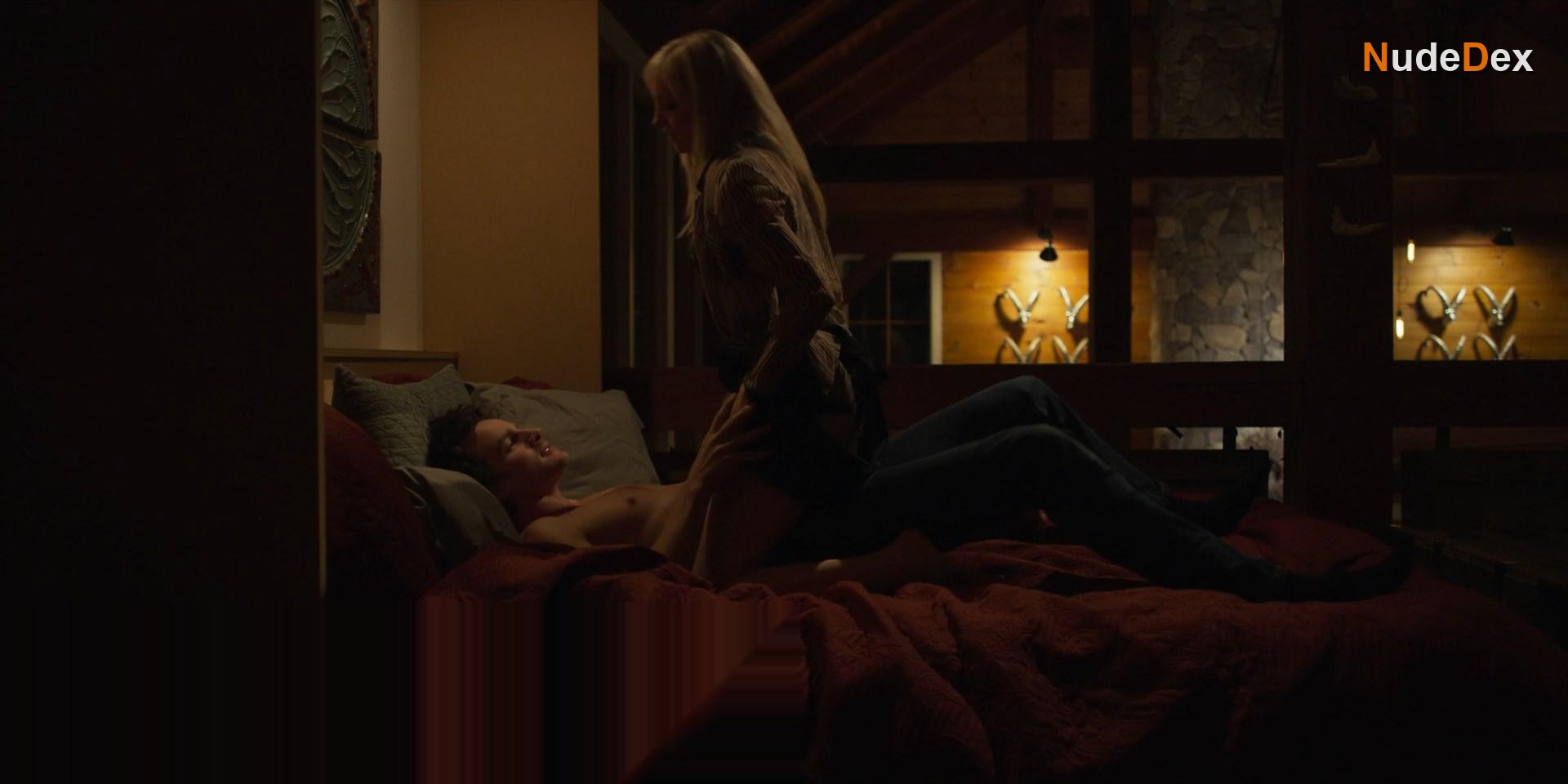 Dani Barker in Follow Her, photo 41