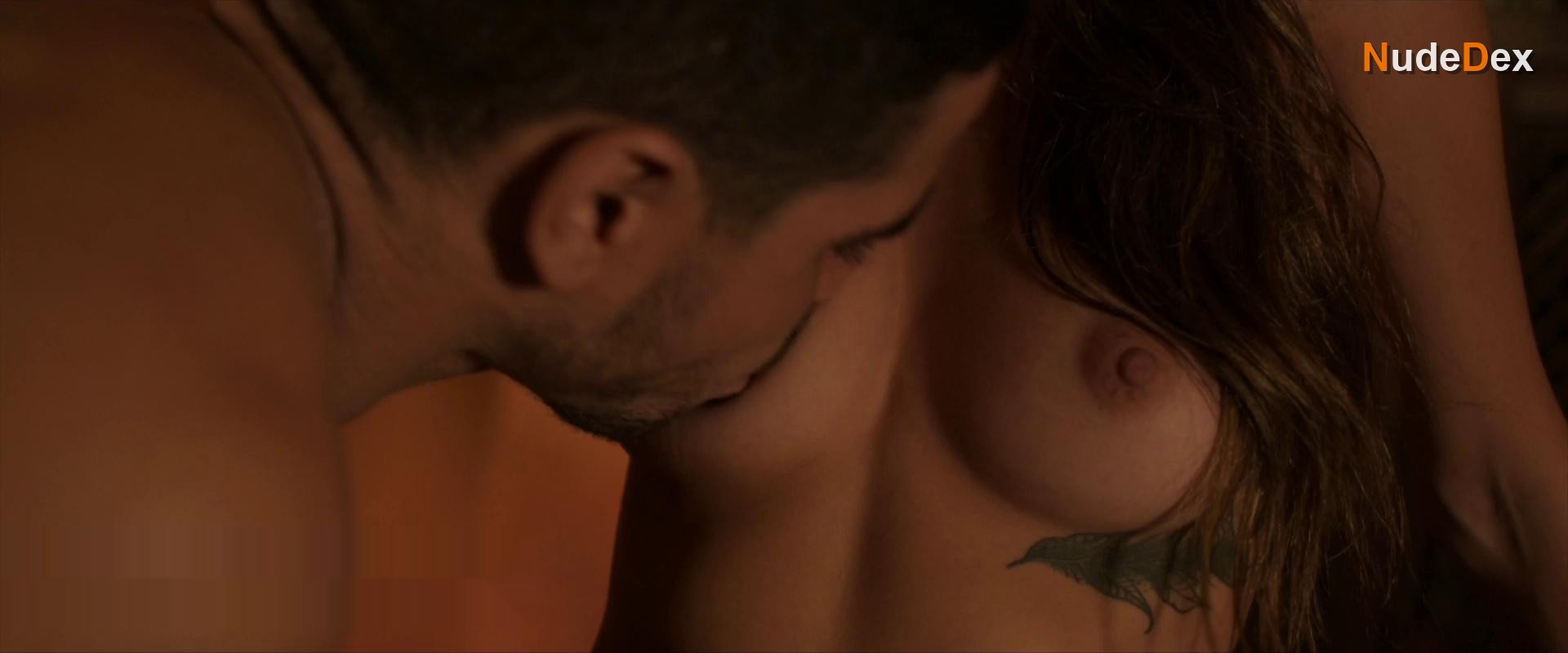 Daniela Escalona in Carpe Diem, photo 15