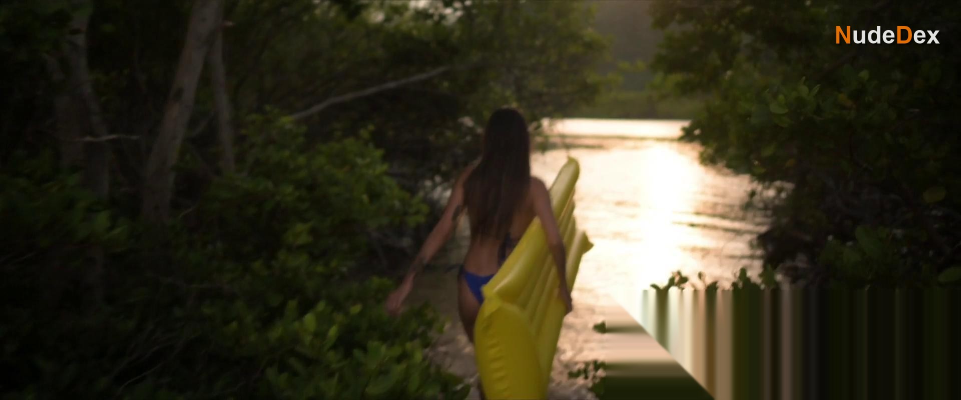 Daniela Escalona in Carpe Diem, photo 17
