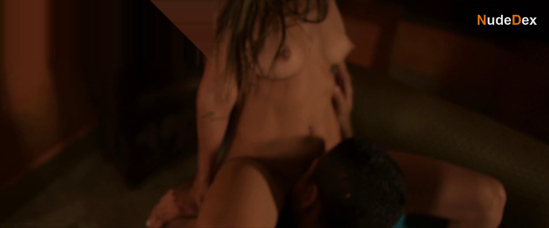 Daniela Escalona in Carpe Diem, photo 23
