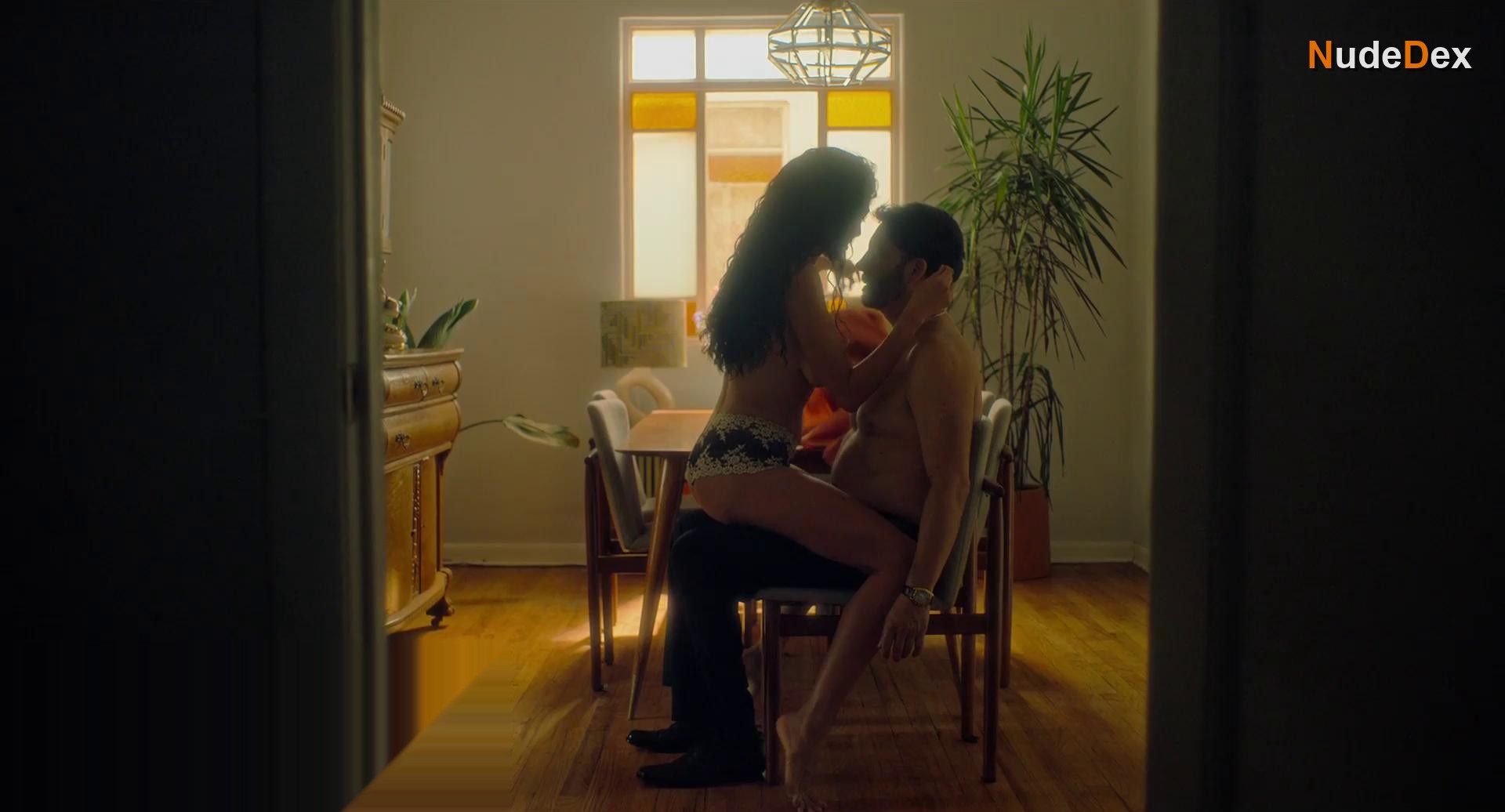 Daniela Pena in Breakdown, photo 5